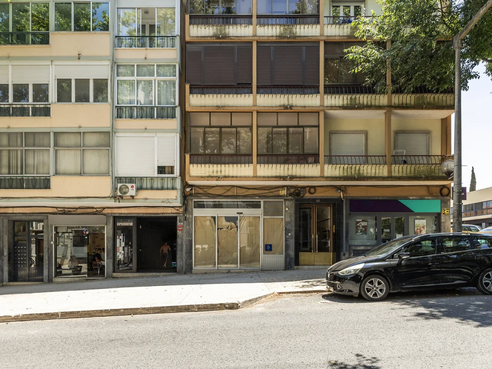 Loja para Arrendamento em Benfica Foto 1