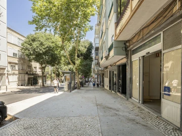 Loja para Arrendamento em Benfica