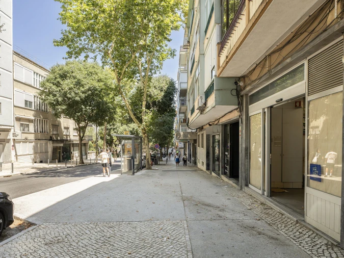 Loja para Arrendamento em Benfica Foto 18