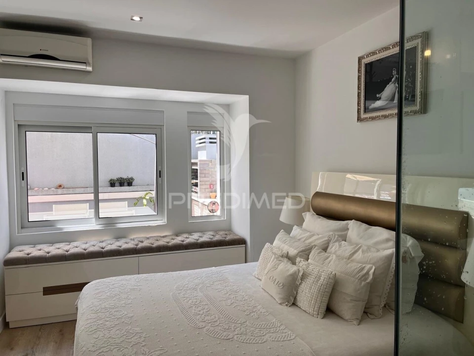 Apartamento T2 para Venda em Campolide Foto 18