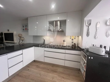 Apartamento T2 para Venda em Campolide