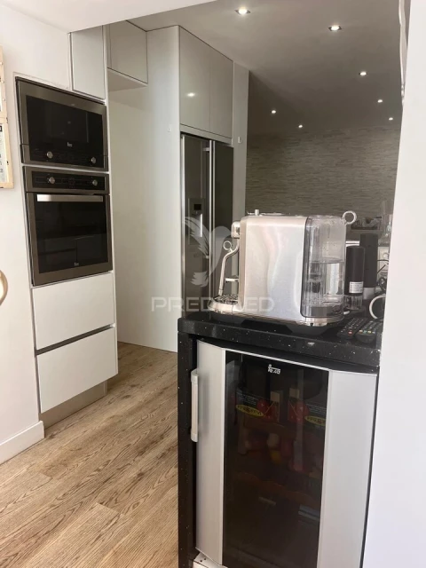 Apartamento T2 para Venda em Campolide