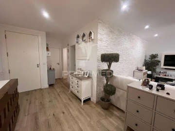 Apartamento T2 para Venda em Campolide