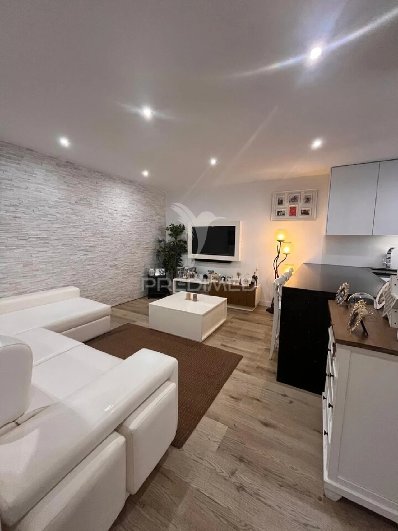 Apartamento T2 para Venda em Campolide Foto 7