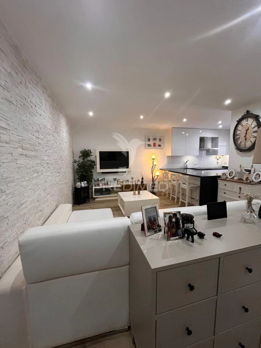 Apartamento T2 para Venda em Campolide Foto 6
