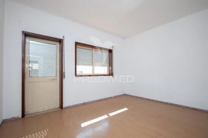 Moradia T2 para Venda em Urgezes