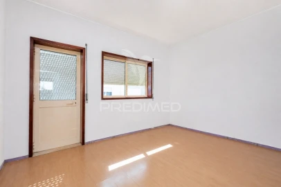 Moradia T2 para Venda em Urgezes