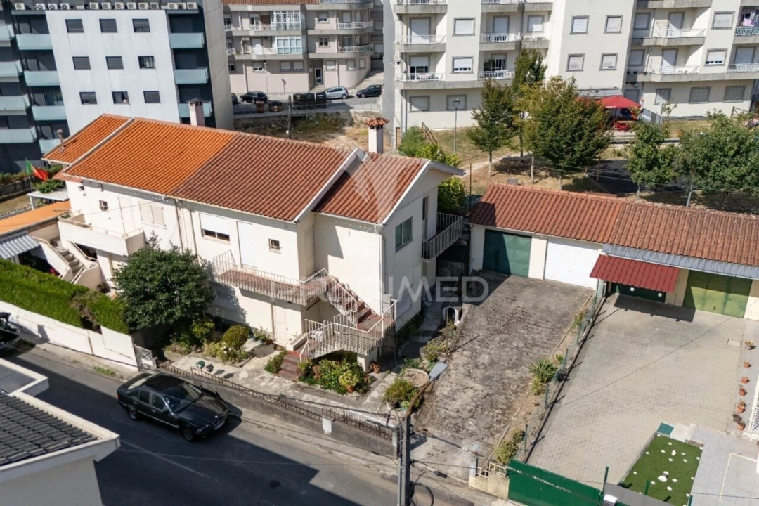 Moradia T2 para Venda em Urgezes Foto 33