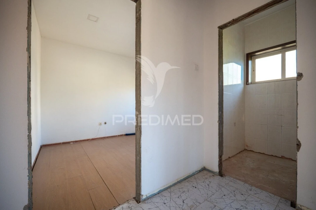Moradia T2 para Venda em Urgezes Foto 18