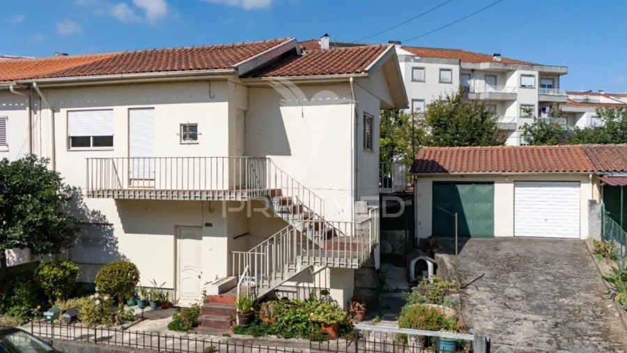 Moradia T2 para Venda em Urgezes