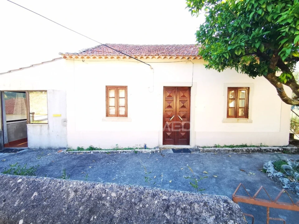 Moradia T3 para Venda em Chãos Foto 2