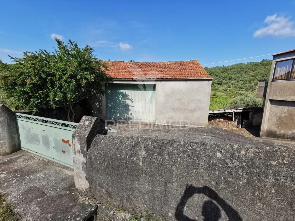 Moradia T3 para Venda em Chãos Foto 3