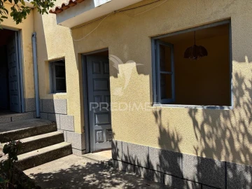 Moradia T2 para Venda em Aboadela, Sanche e Várzea