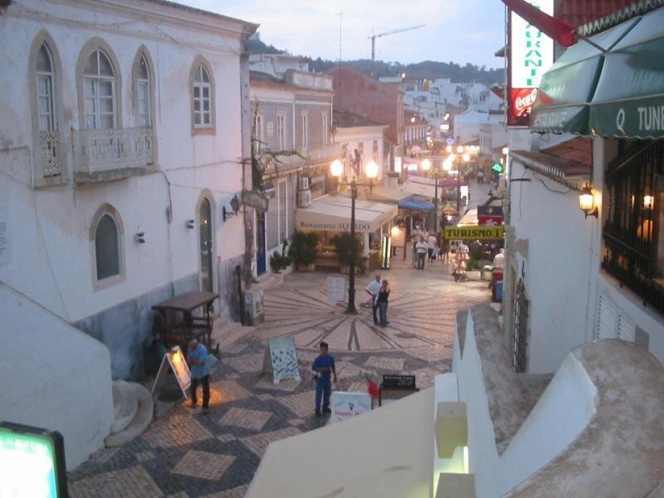 Loja para Venda em Albufeira e Olhos de Água Foto 1