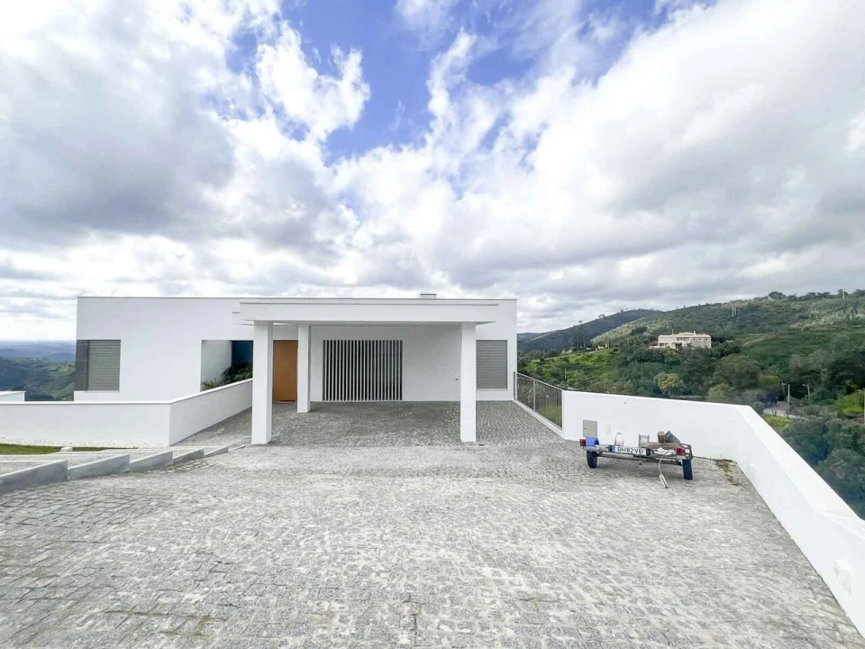 Moradia T3 para Venda em Monchique Foto 3