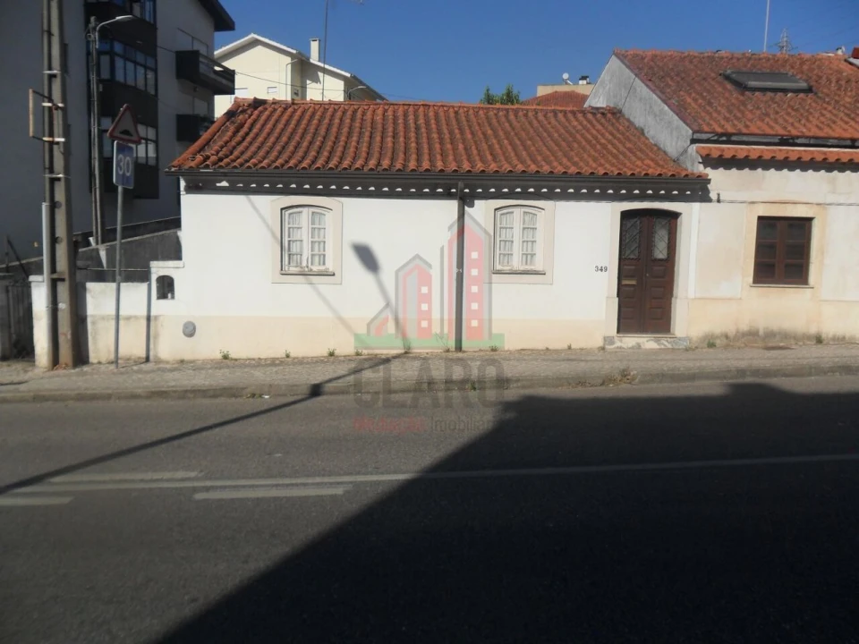 Moradia T2 para Venda em Santo Antonio dos Olivais Foto 17