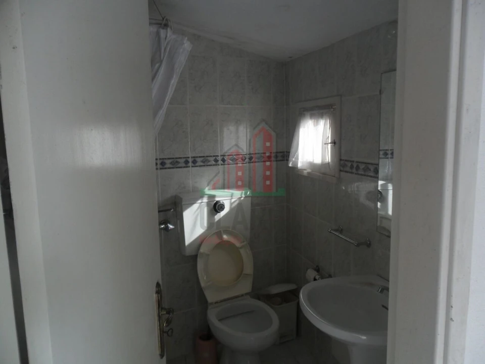 Moradia T2 para Venda em Santo Antonio dos Olivais Foto 22
