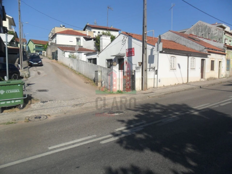 Moradia T2 para Venda em Santo Antonio dos Olivais Foto 24