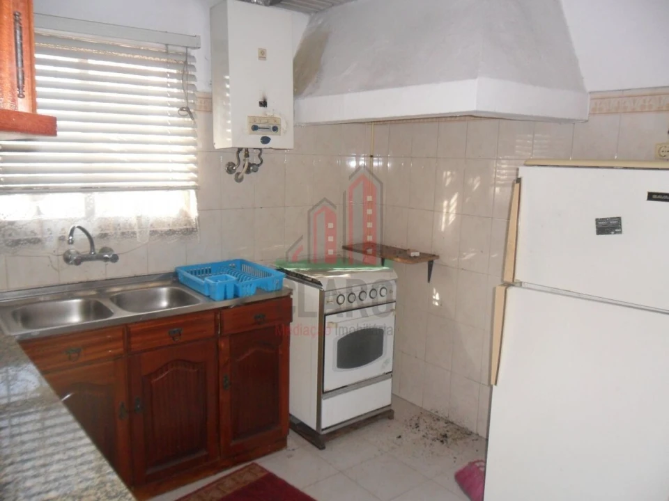 Moradia T2 para Venda em Santo Antonio dos Olivais Foto 4