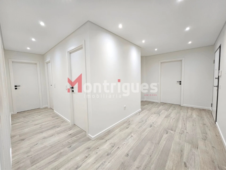 Apartamento T4 para Venda em Montijo e Afonsoeiro Foto 1