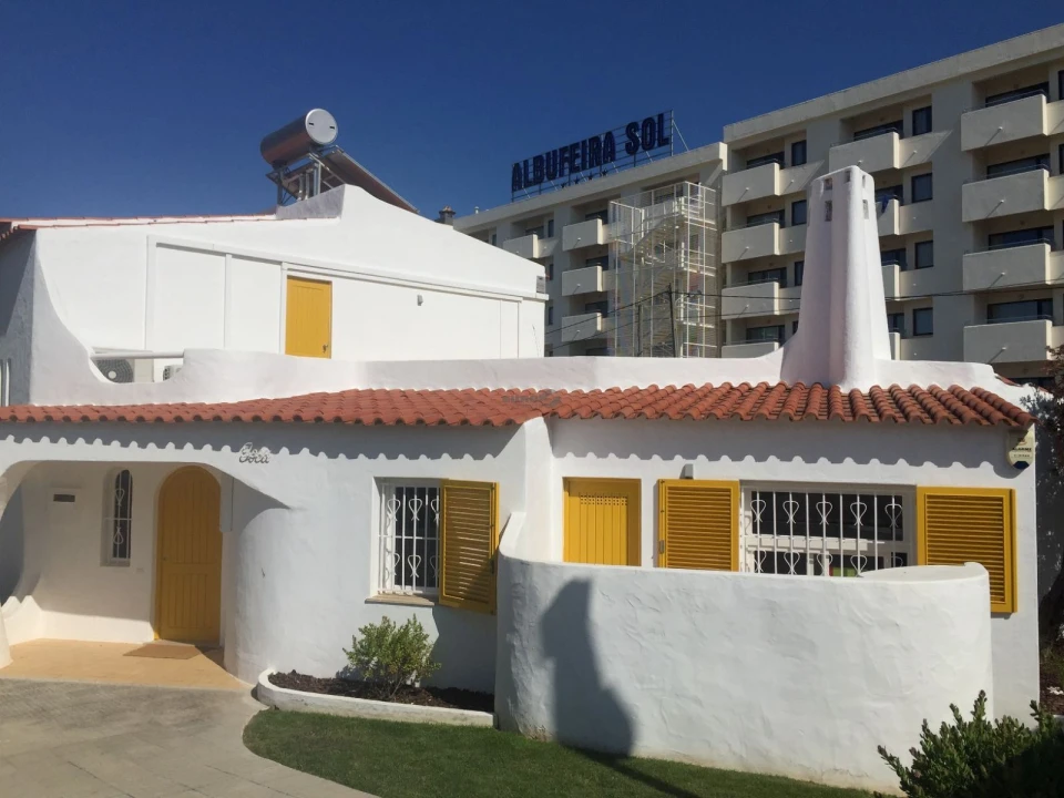 Moradia T4 para Venda em Albufeira e Olhos de Água Foto 1