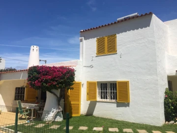 Moradia T4 para Venda em Albufeira e Olhos de Água