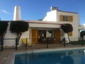 Moradia T4 para Venda em Albufeira e Olhos de Água