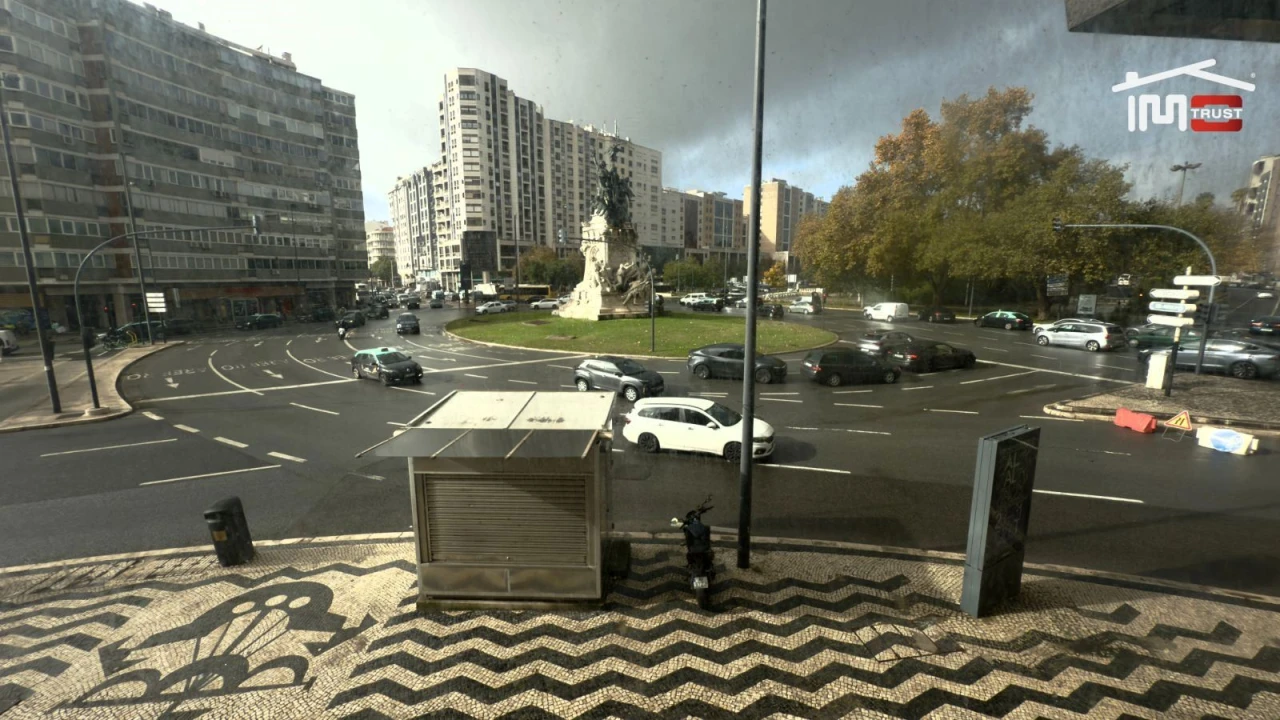 Escritório para Arrendamento em Alvalade Foto 2