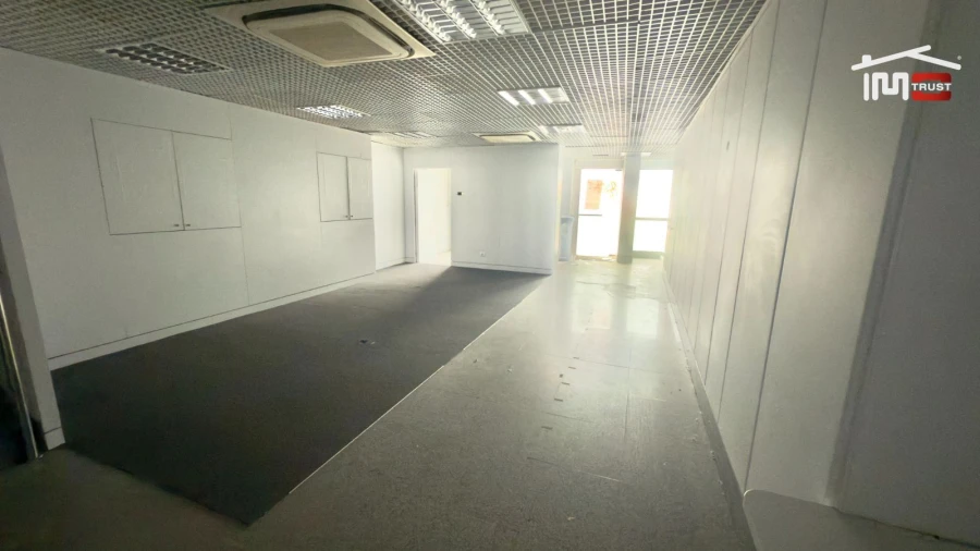 Escritório para Arrendamento em Alvalade Foto 8