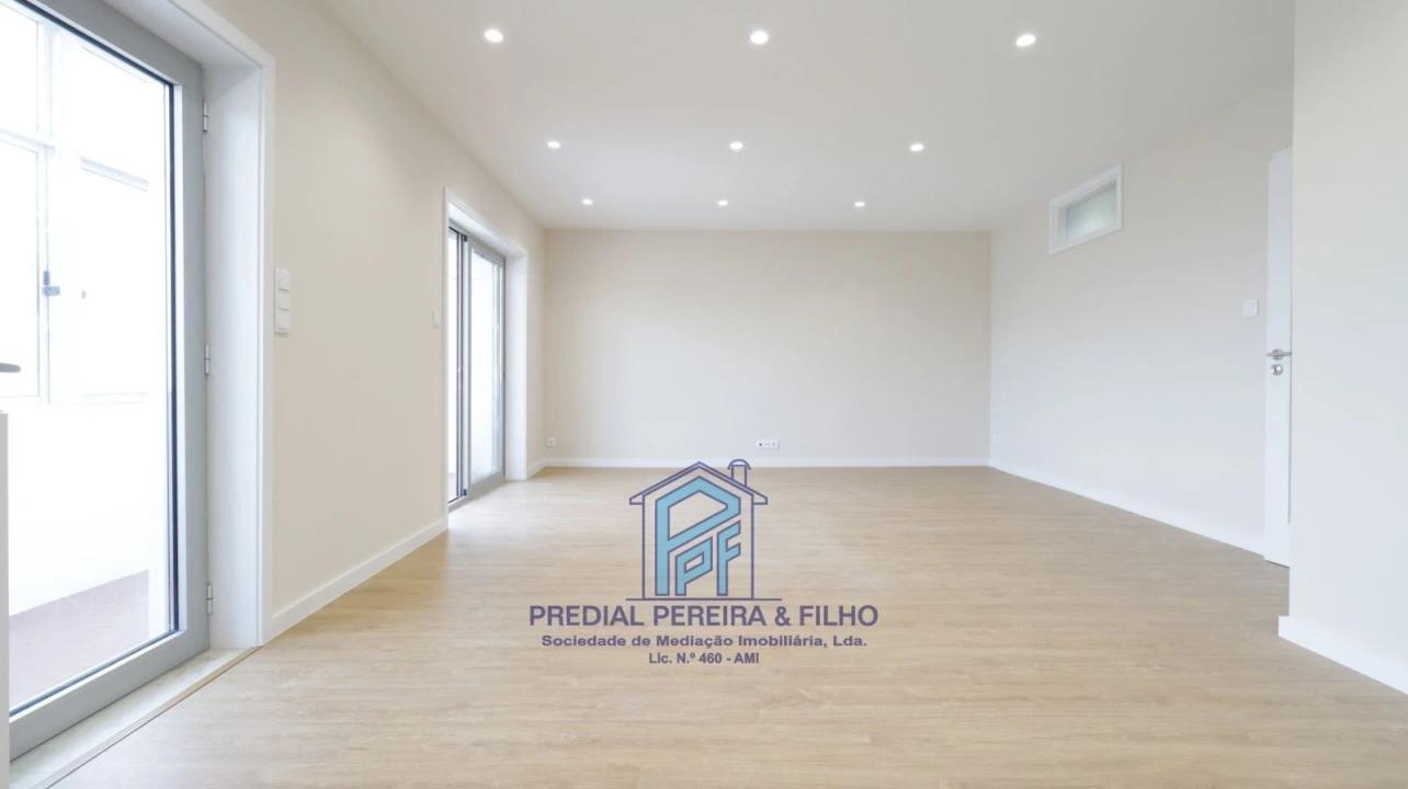 Apartamento T5 para Venda em Cidade da Maia Foto 5