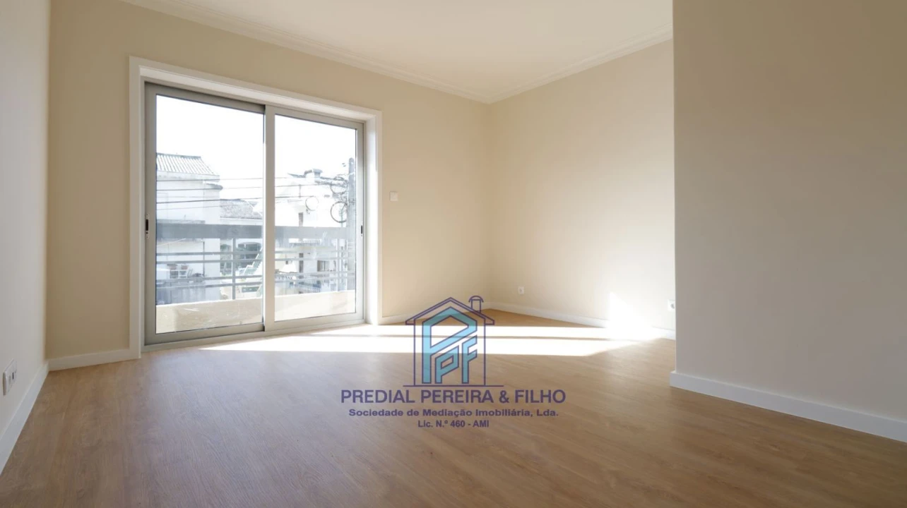 Apartamento T5 para Venda em Cidade da Maia Foto 13