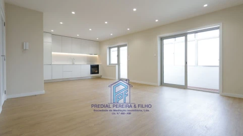 Apartamento T5 para Venda em Cidade da Maia
