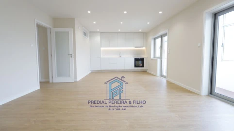 Apartamento T5 para Venda em Cidade da Maia