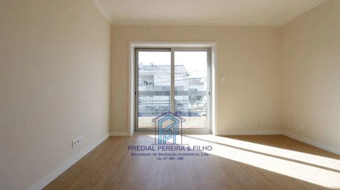 Apartamento T5 para Venda em Cidade da Maia