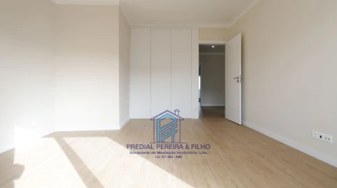 Apartamento T5 para Venda em Cidade da Maia