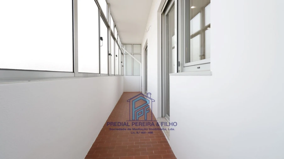 Apartamento T5 para Venda em Cidade da Maia Foto 9