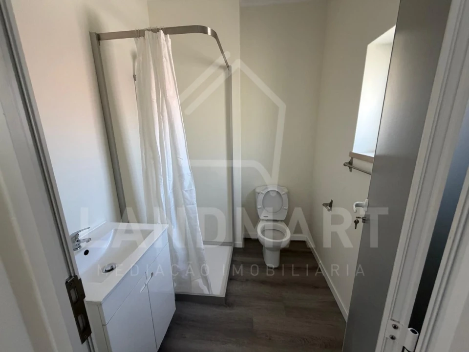 Apartamento T3 para Venda em Turquel Foto 4