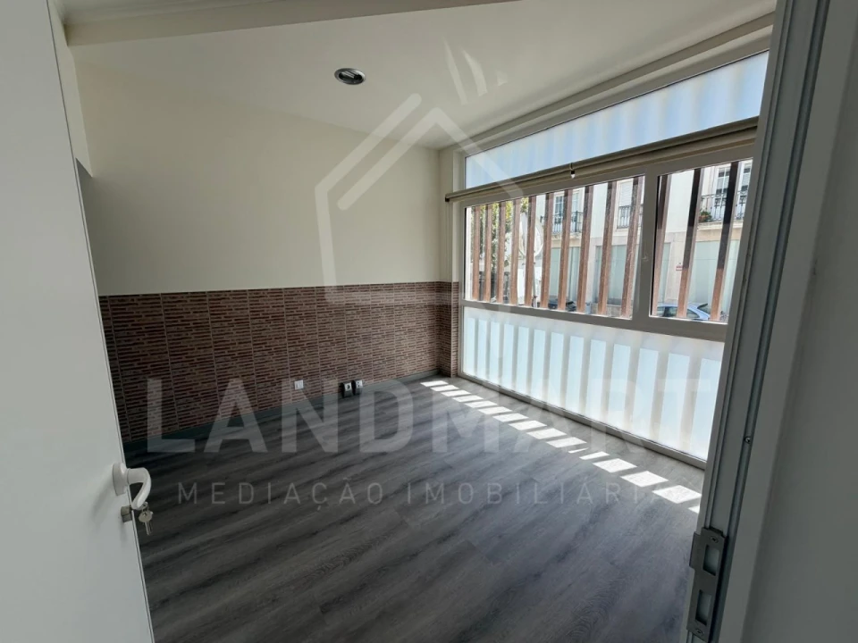 Apartamento T3 para Venda em Turquel Foto 7