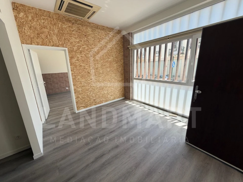 Apartamento T3 para Venda em Turquel Foto 8