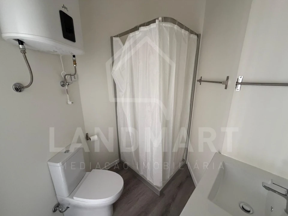 Apartamento T3 para Venda em Turquel Foto 9
