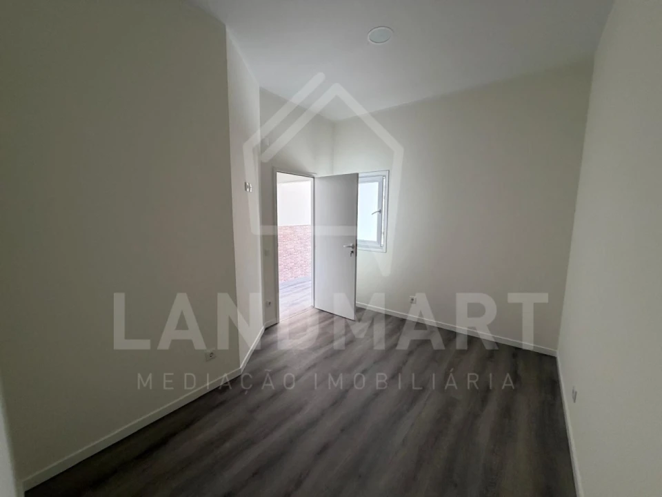 Apartamento T3 para Venda em Turquel Foto 11