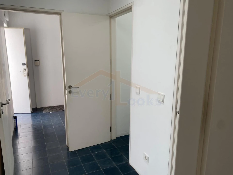 Moradia T2 para Venda em Vau Foto 9