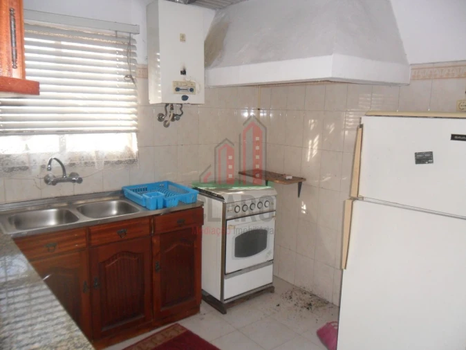 Moradia T2 para Venda em Santo Antonio dos Olivais Foto 4