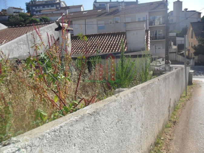 Moradia T2 para Venda em Santo Antonio dos Olivais Foto 21