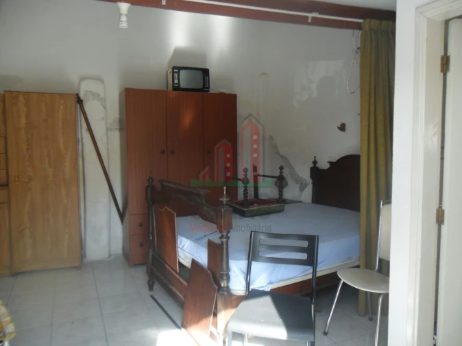 Moradia T2 para Venda em Santo Antonio dos Olivais Foto 14