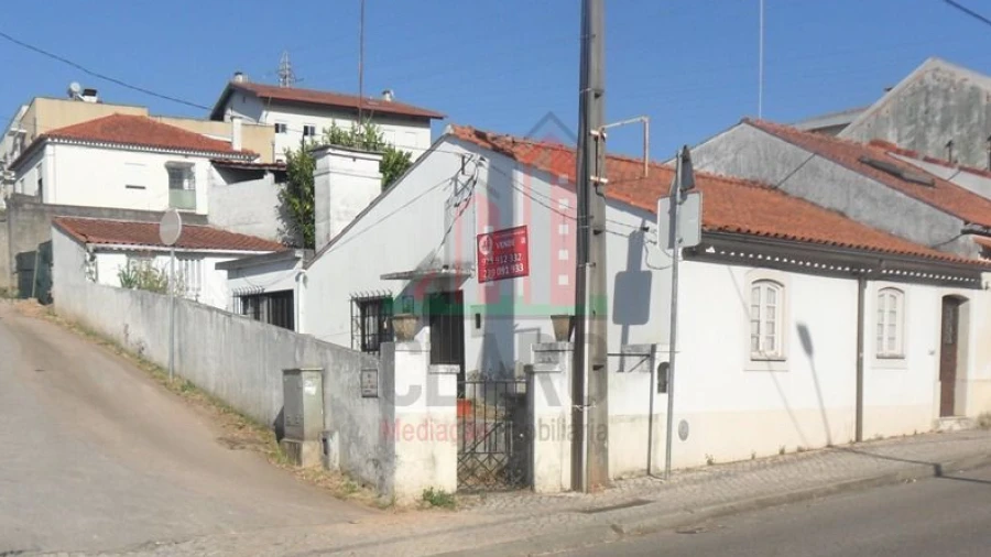 Moradia T3 para Venda em Santo Antonio dos Olivais