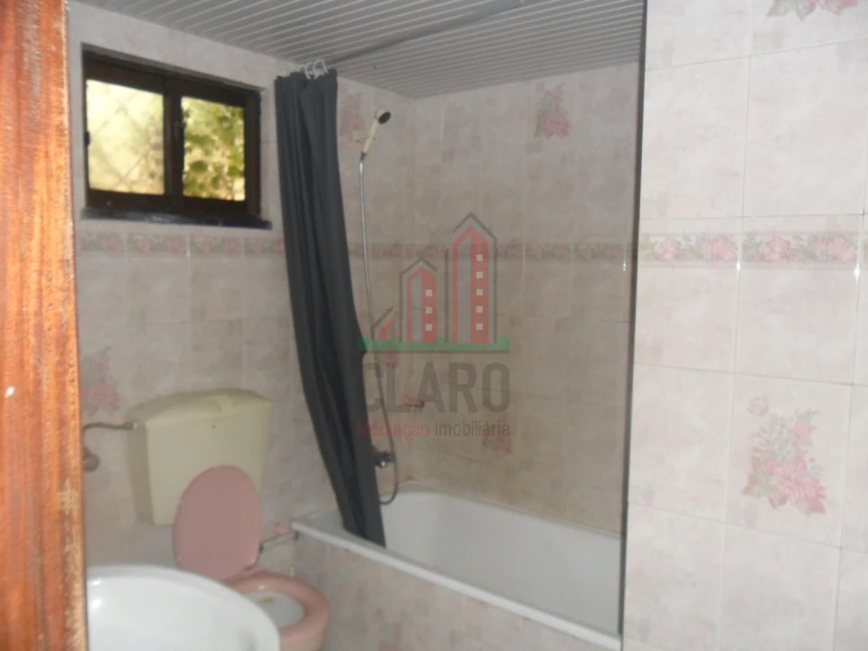 Moradia T2 para Venda em Santo Antonio dos Olivais Foto 10