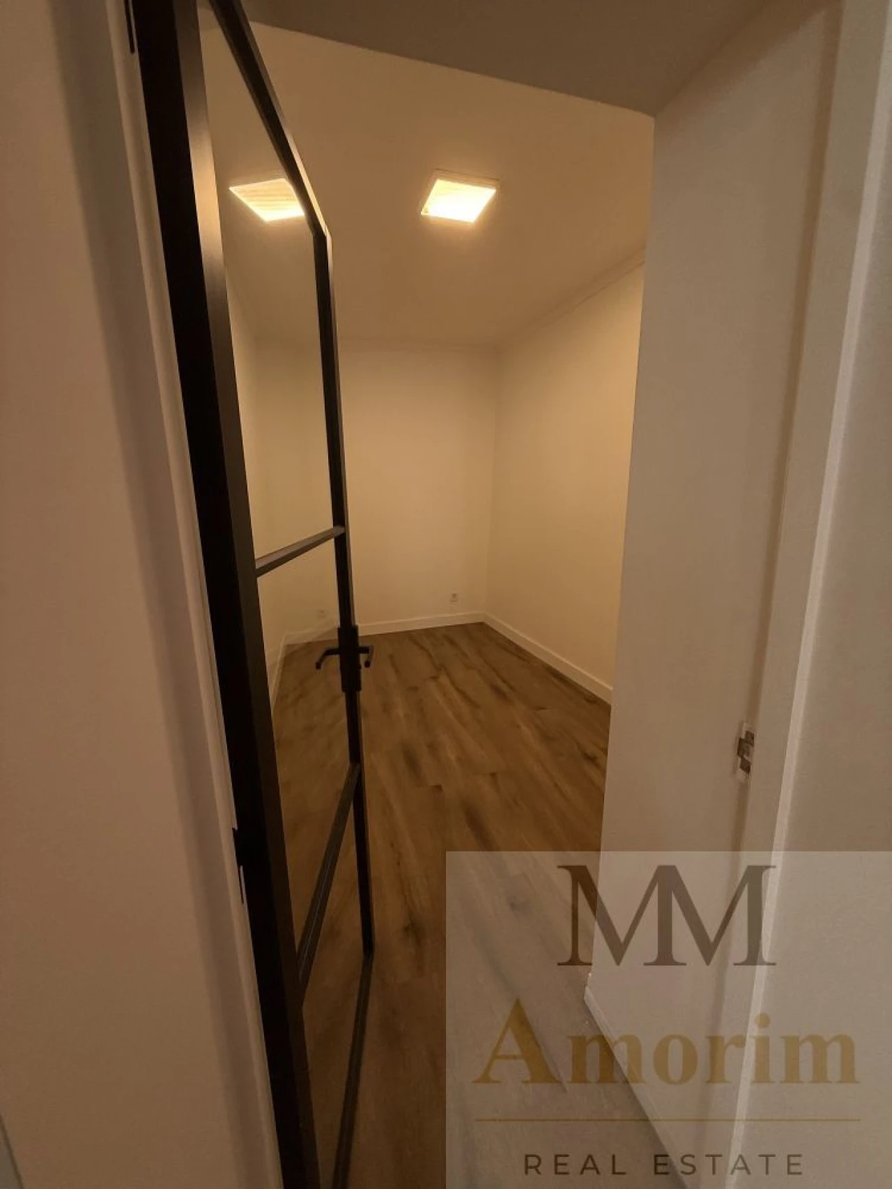 Apartamento T0 para Venda em Santa Maria do Castelo e Santiago e Santa Susana Foto 12
