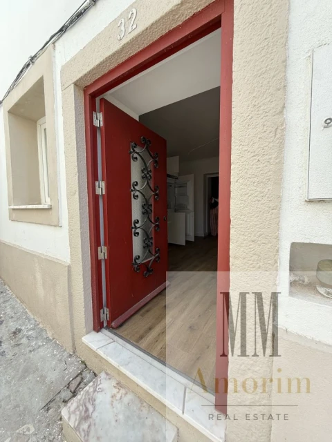 Apartamento para Venda em Santa Maria do Castelo e Santiago e Santa Susana