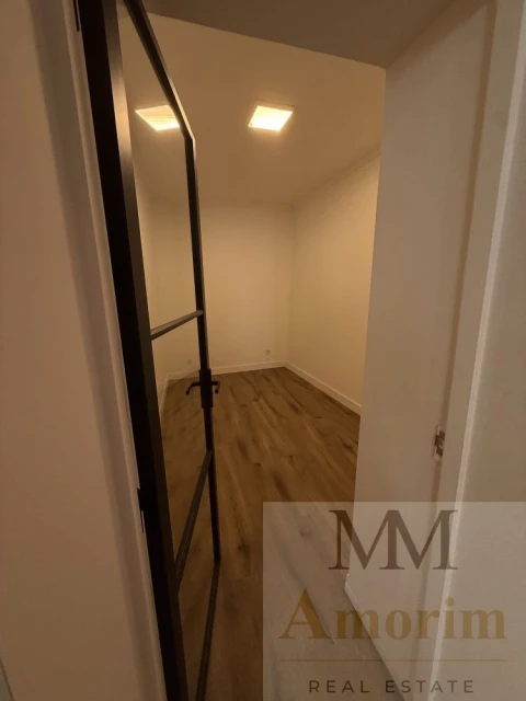Apartamento T0 para Venda em Santa Maria do Castelo e Santiago e Santa Susana